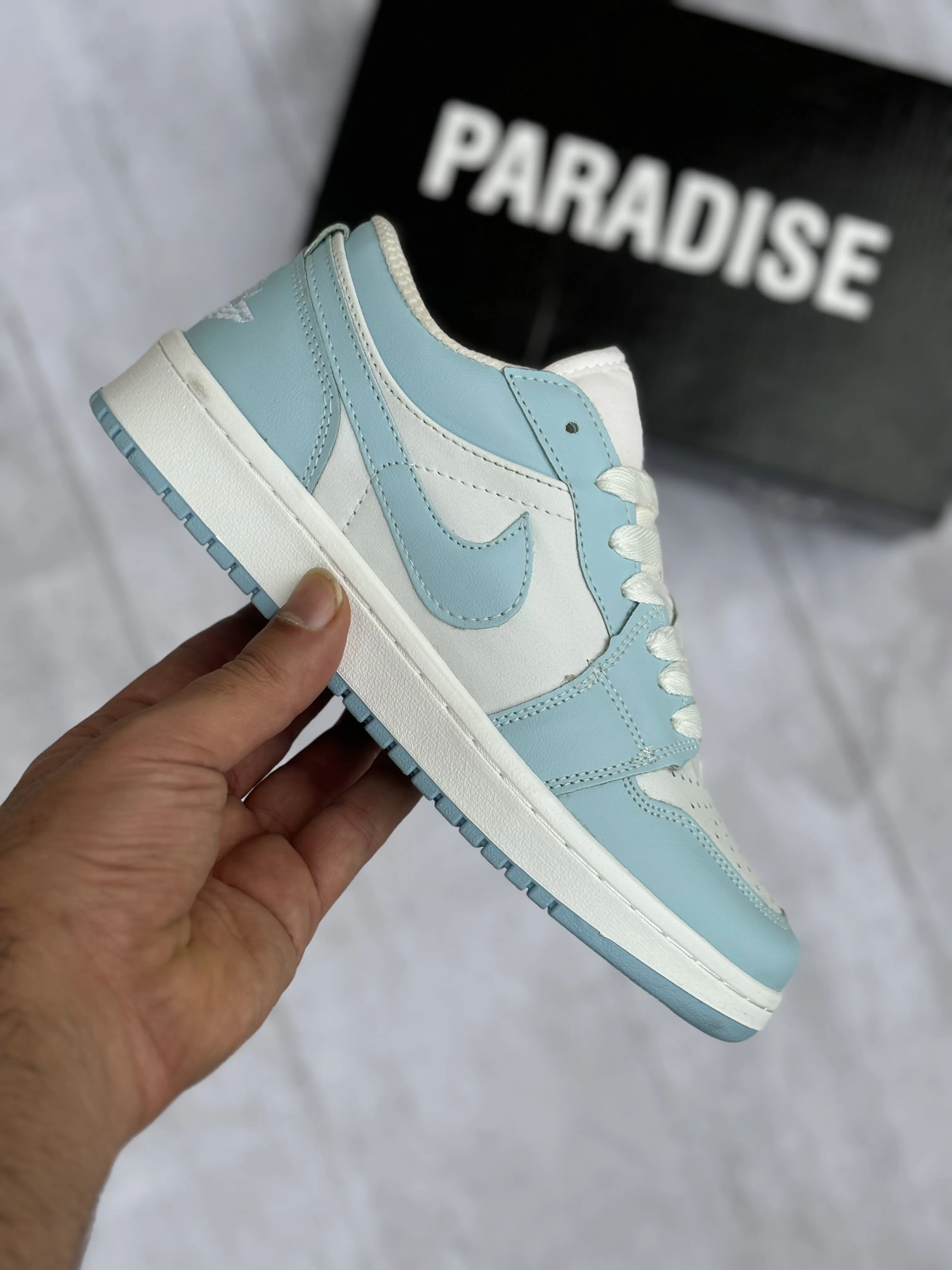 کفش و کتونی جردن سفید آبی دخترانه