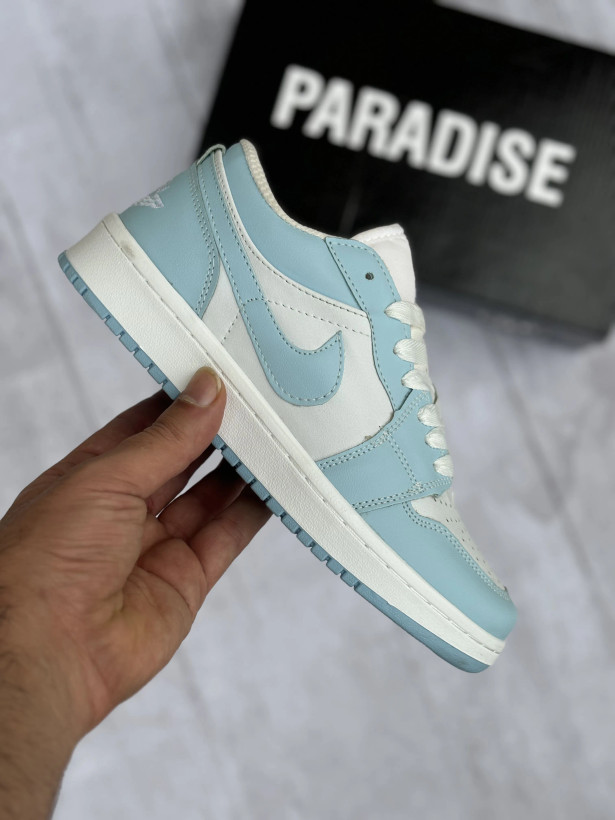 کفش و کتونی جردن سفید آبی دخترانه