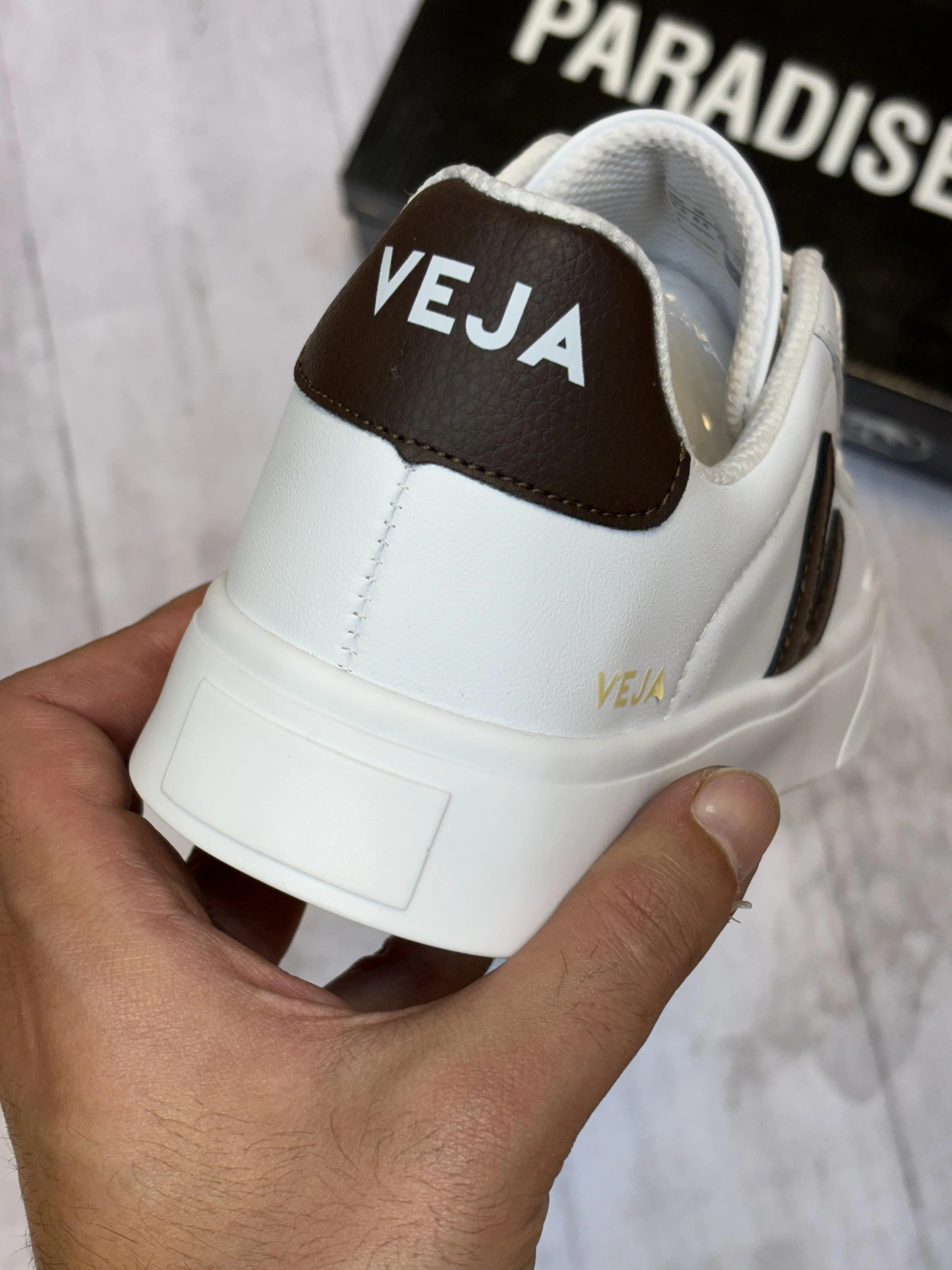 کفش و کتونی ونس وجا سفید قهوه ای نمای پشت