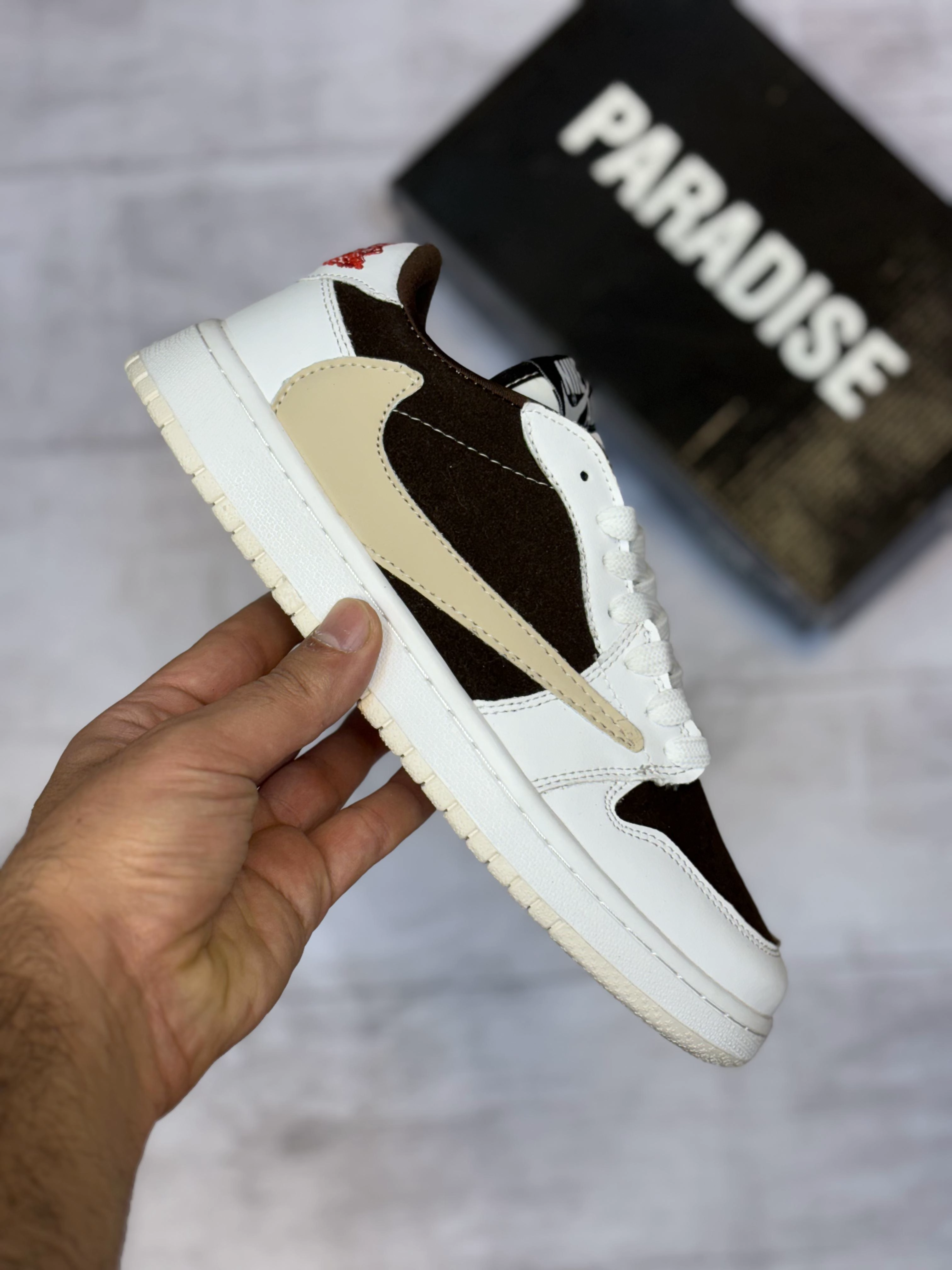 کفش و کتونی نایک جردن ترویس موکا سفید قهوه ای مردانه